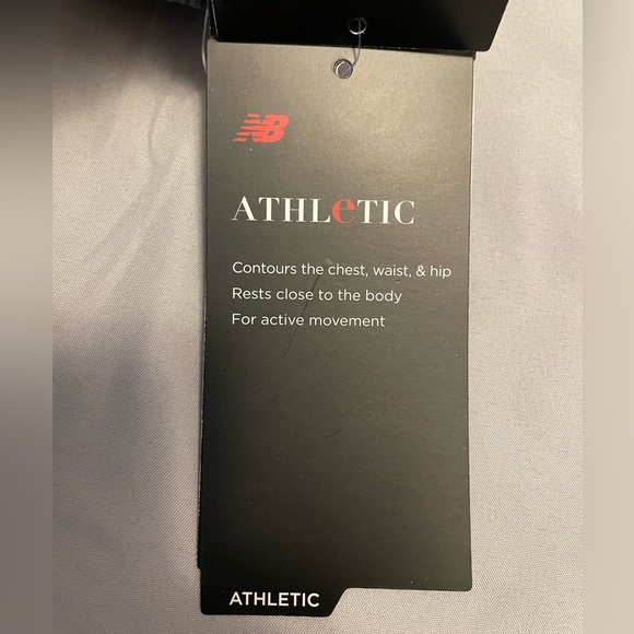 New Balance Woman’s Athletics Half Zip Sweatshirt (S) - Picture 11 of 11